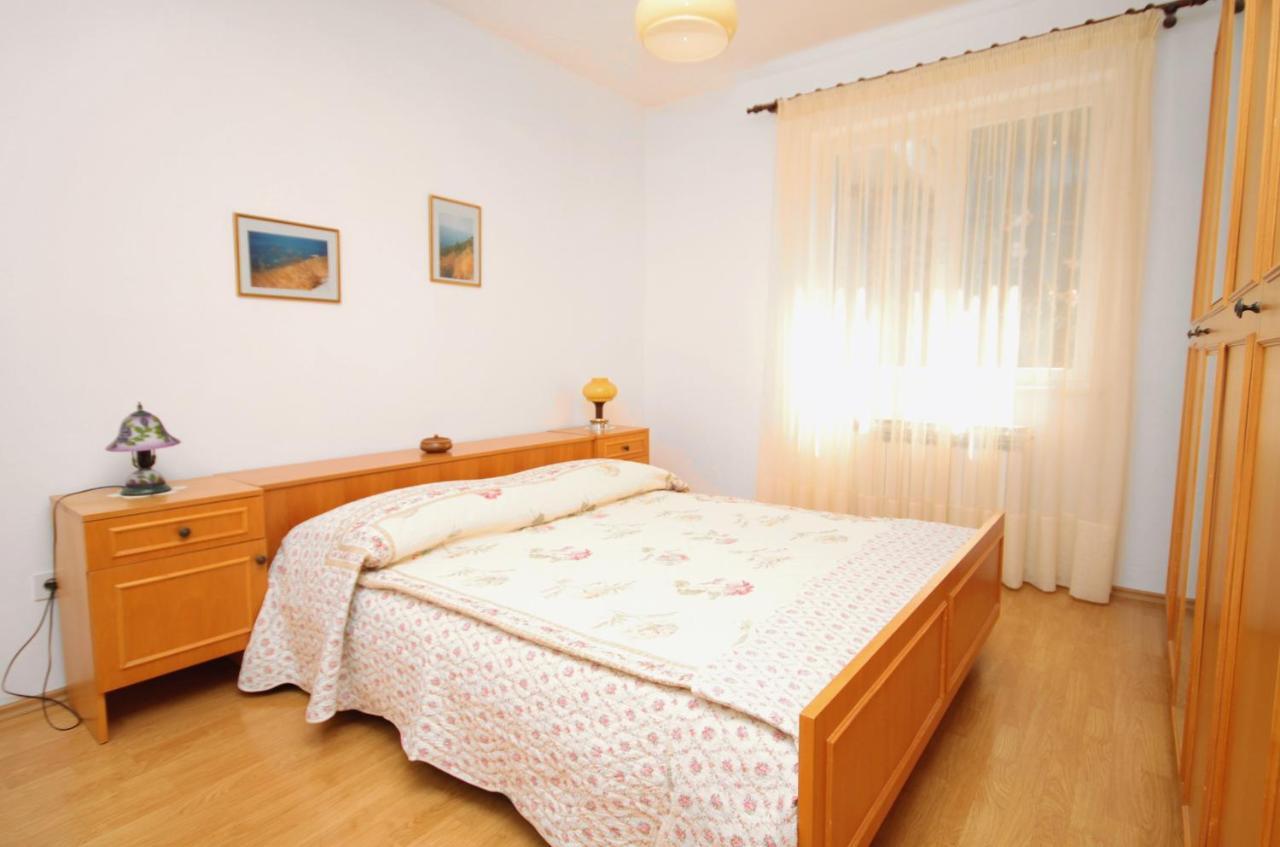 Apartments With A Parking Space Rabac, Labin - 2340 Exterior photo