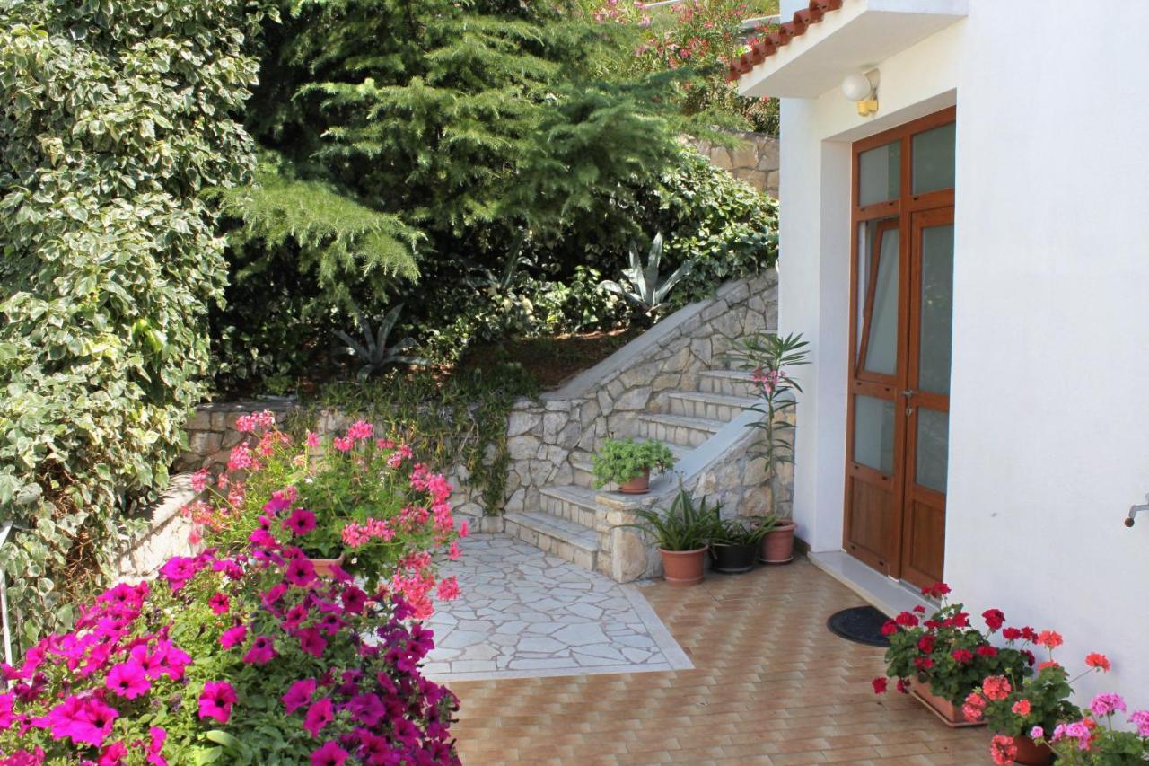 Apartments With A Parking Space Rabac, Labin - 2340 Exterior photo